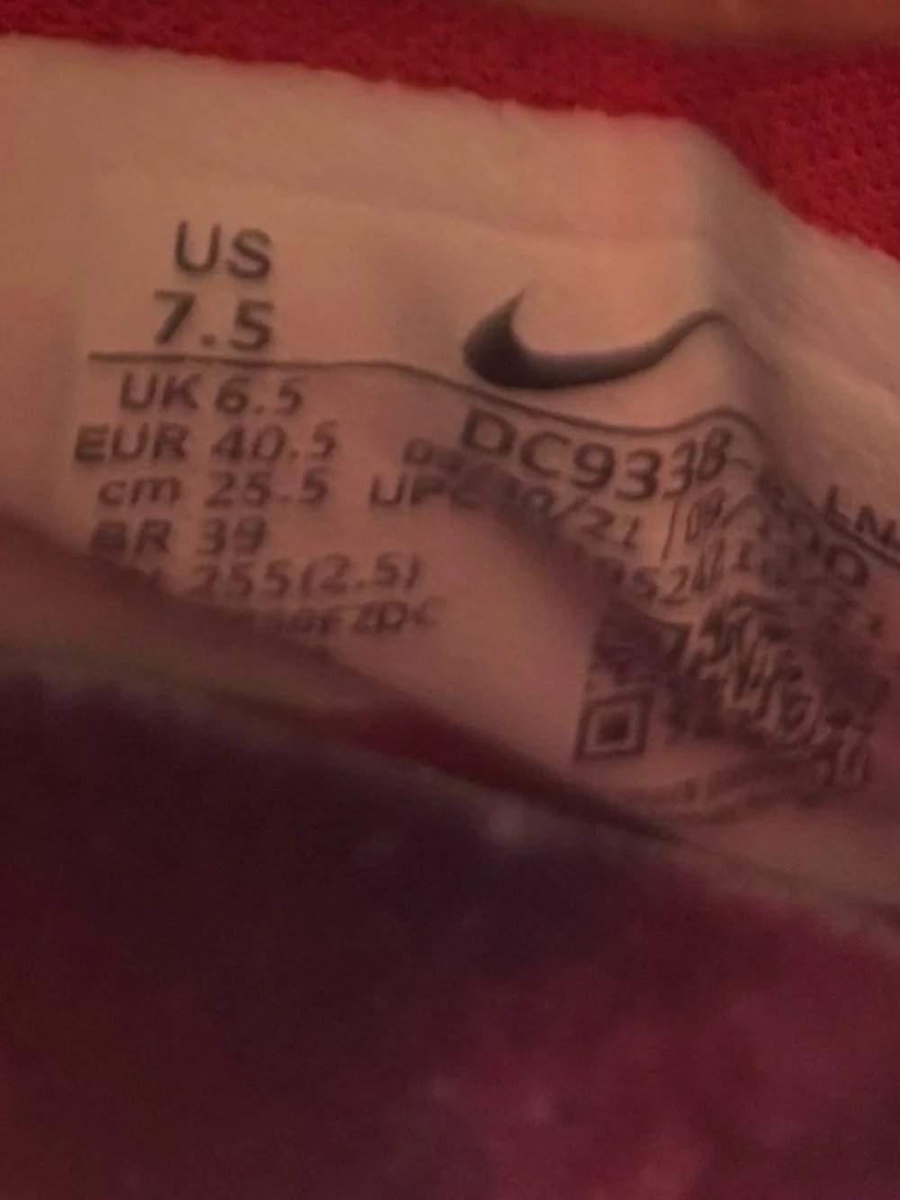 Nike LeBron 19 Tune Squad  men size 7.5